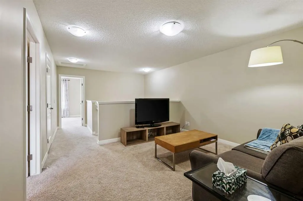195 Redstone Grove NE