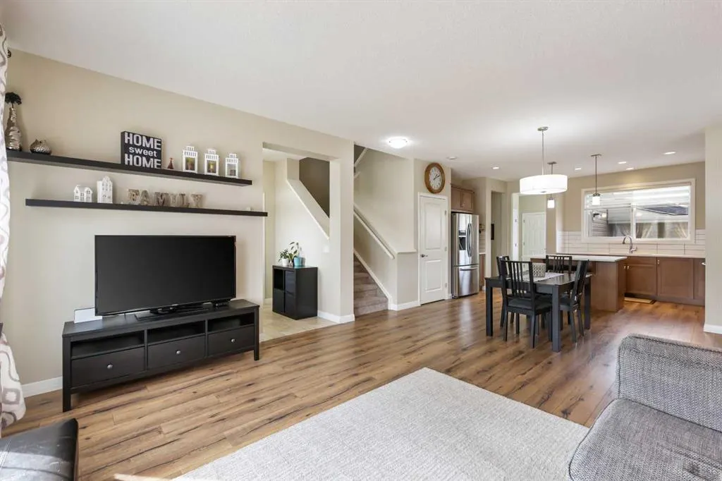 195 Redstone Grove NE