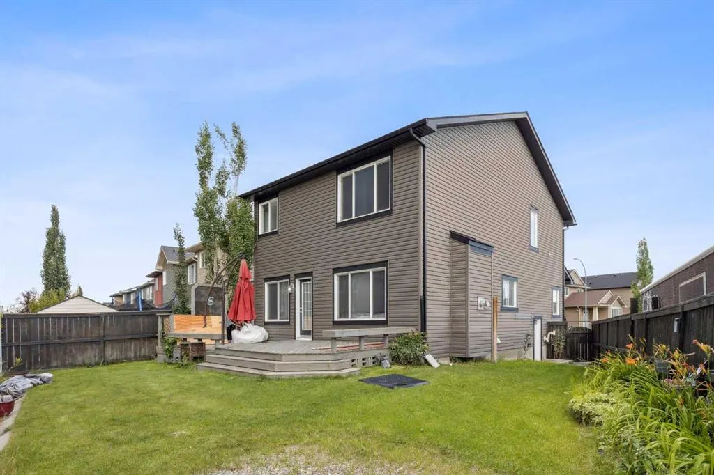325 Evanspark Gardens NW