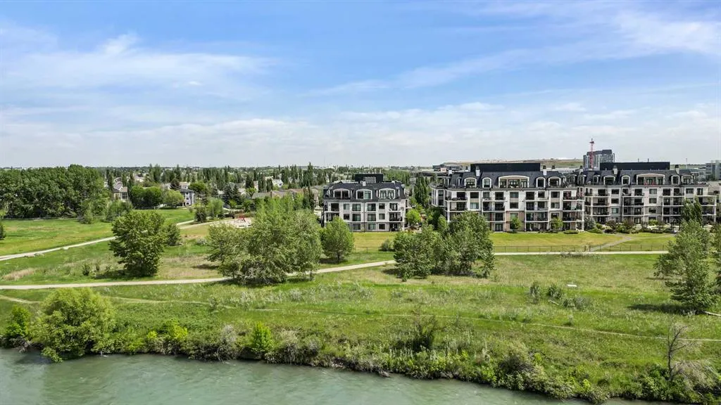 121 Quarry Way SE, #105