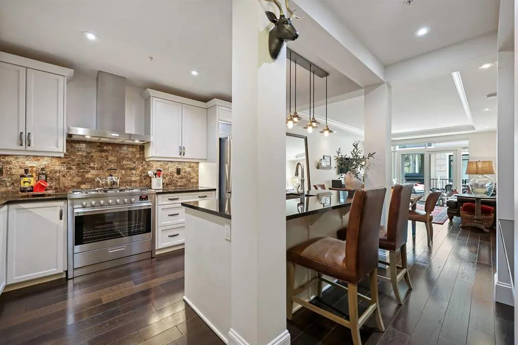 121 Quarry Way SE, #105