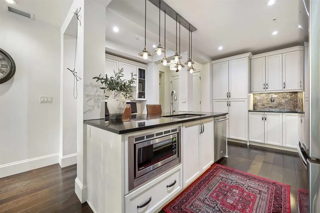 121 Quarry Way SE, #105