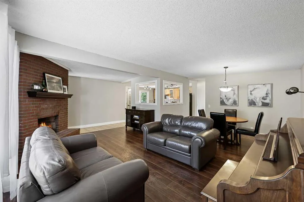 5476 Dalrymple Crescent NW