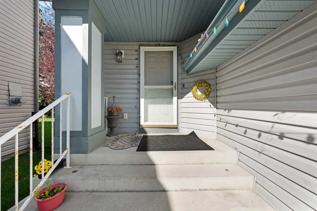 263 Citadel Meadow Grove NW