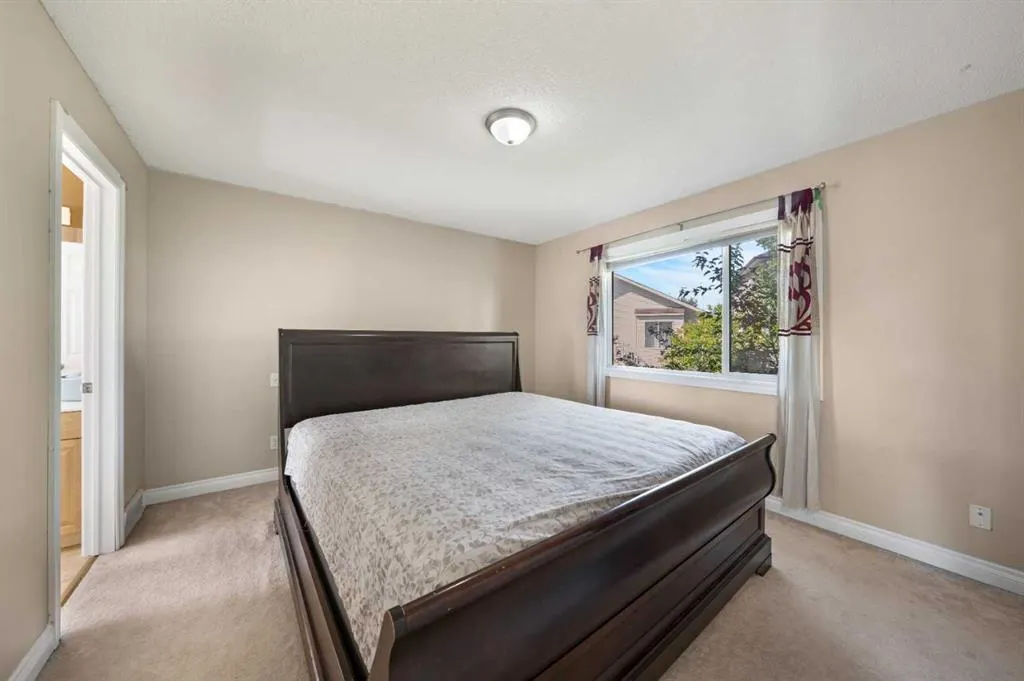 263 Citadel Meadow Grove NW
