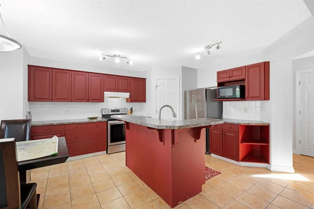 263 Citadel Meadow Grove NW