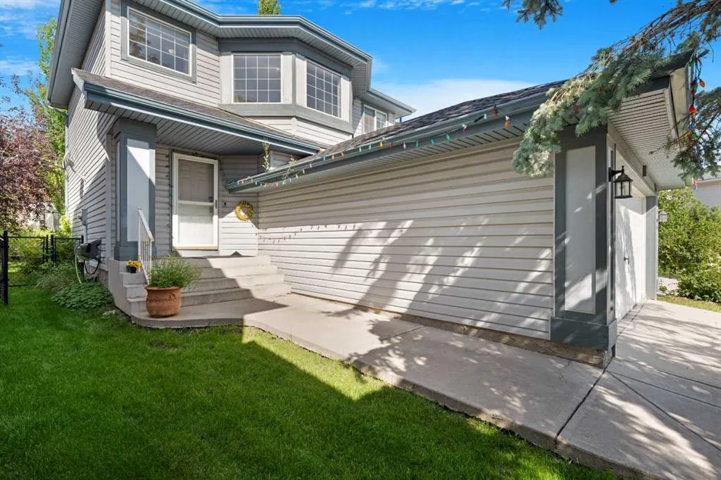 263 Citadel Meadow Grove NW