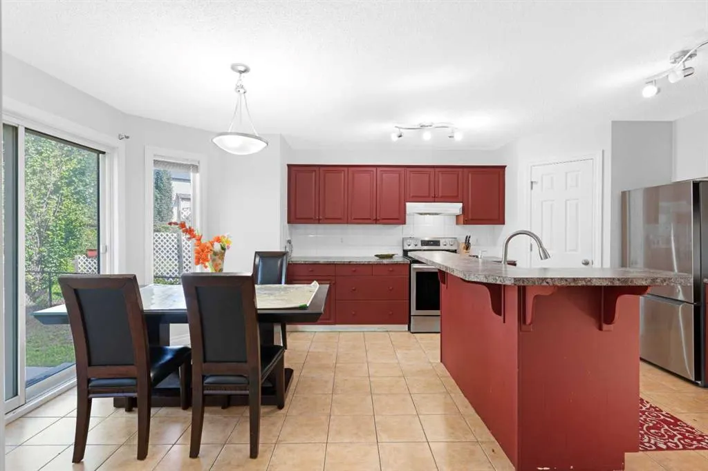 263 Citadel Meadow Grove NW