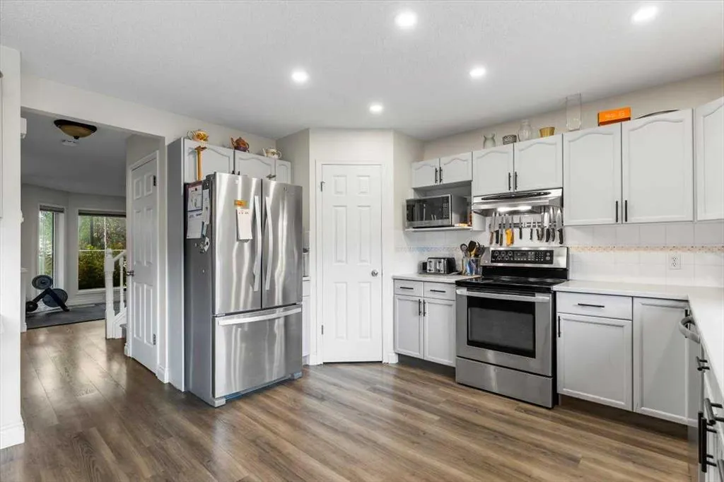 12 Inverness Boulevard SE