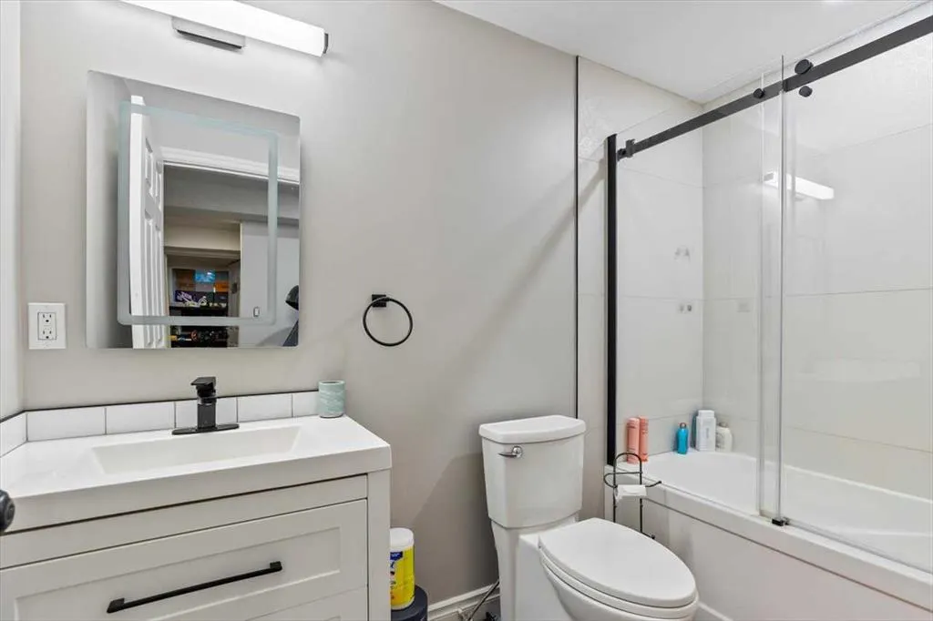 12 Inverness Boulevard SE