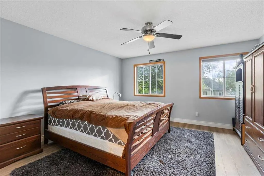 12 Inverness Boulevard SE