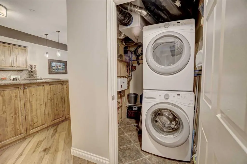 107 Armstrong Place, #611