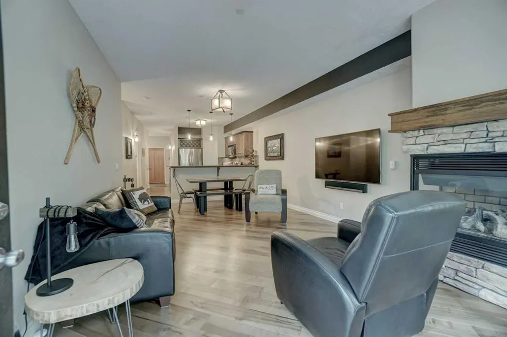 107 Armstrong Place, #611