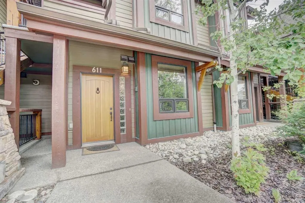 107 Armstrong Place, #611