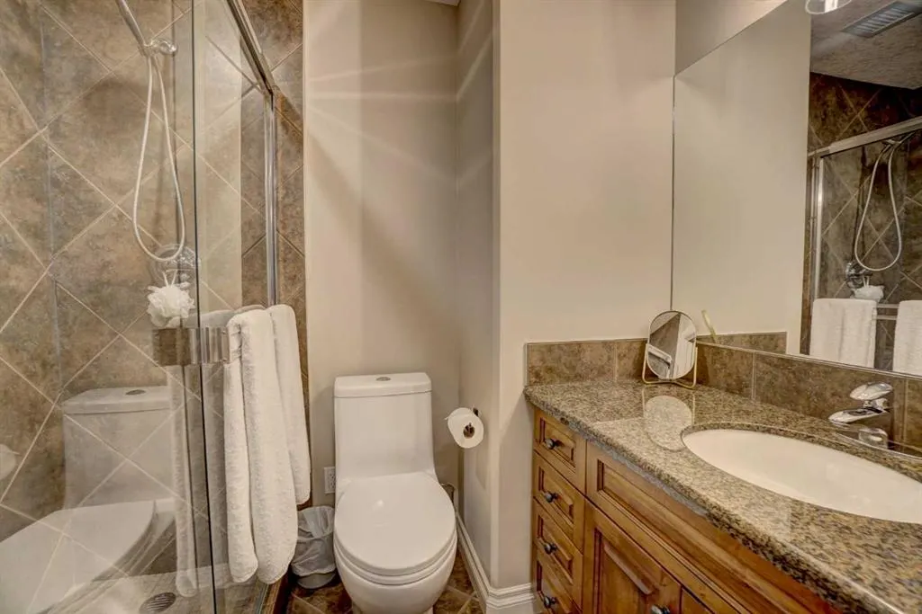 107 Armstrong Place, #611