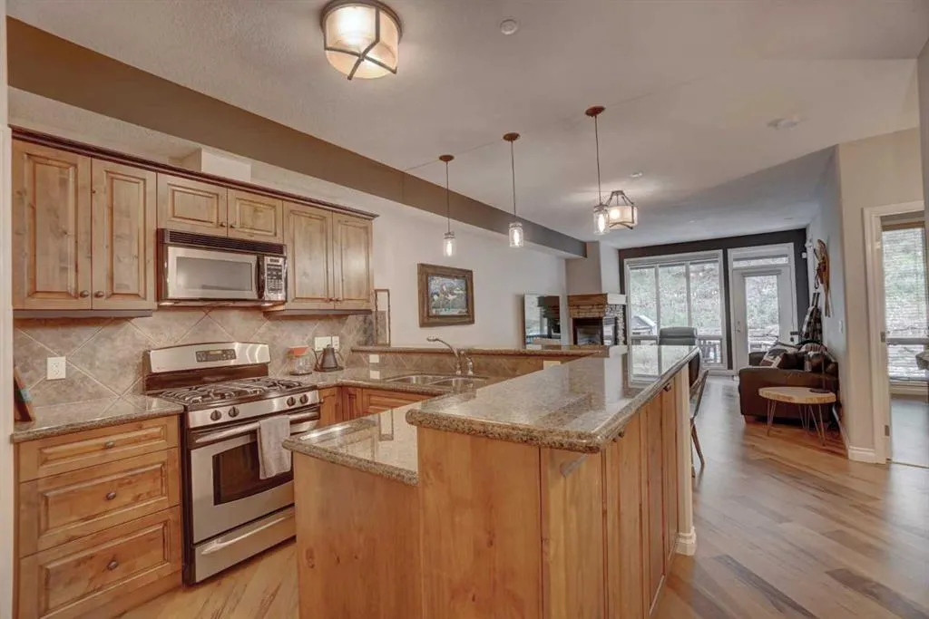 107 Armstrong Place, #611