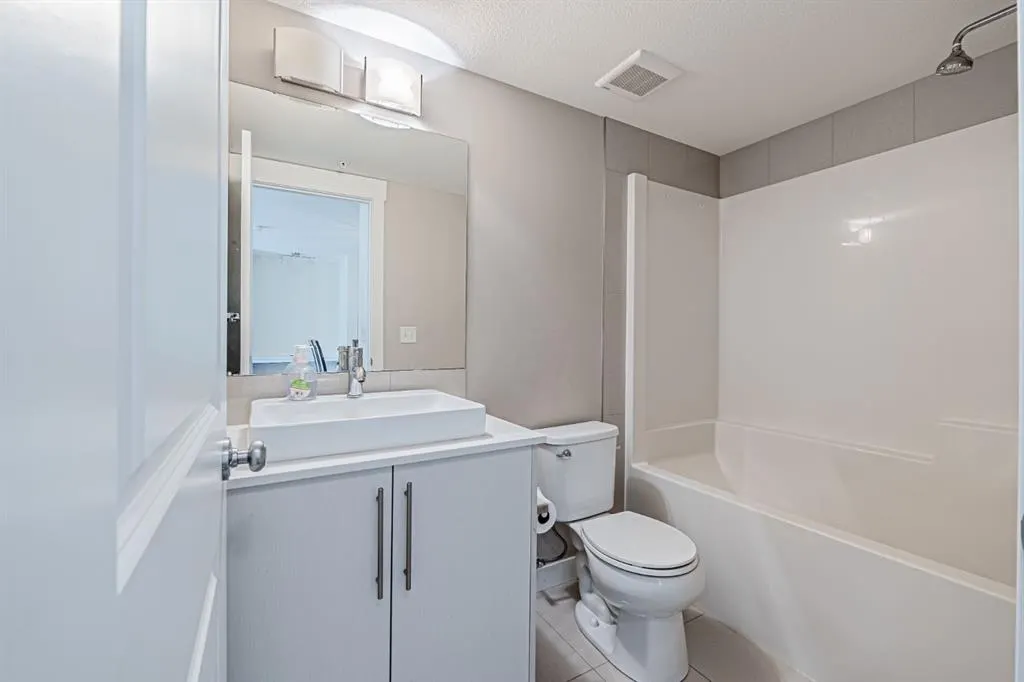 302 SKYVIEW RANCH Drive NE, #2115