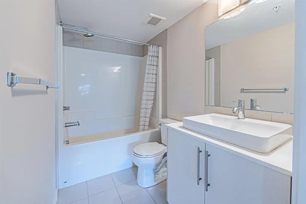 302 SKYVIEW RANCH Drive NE, #2115