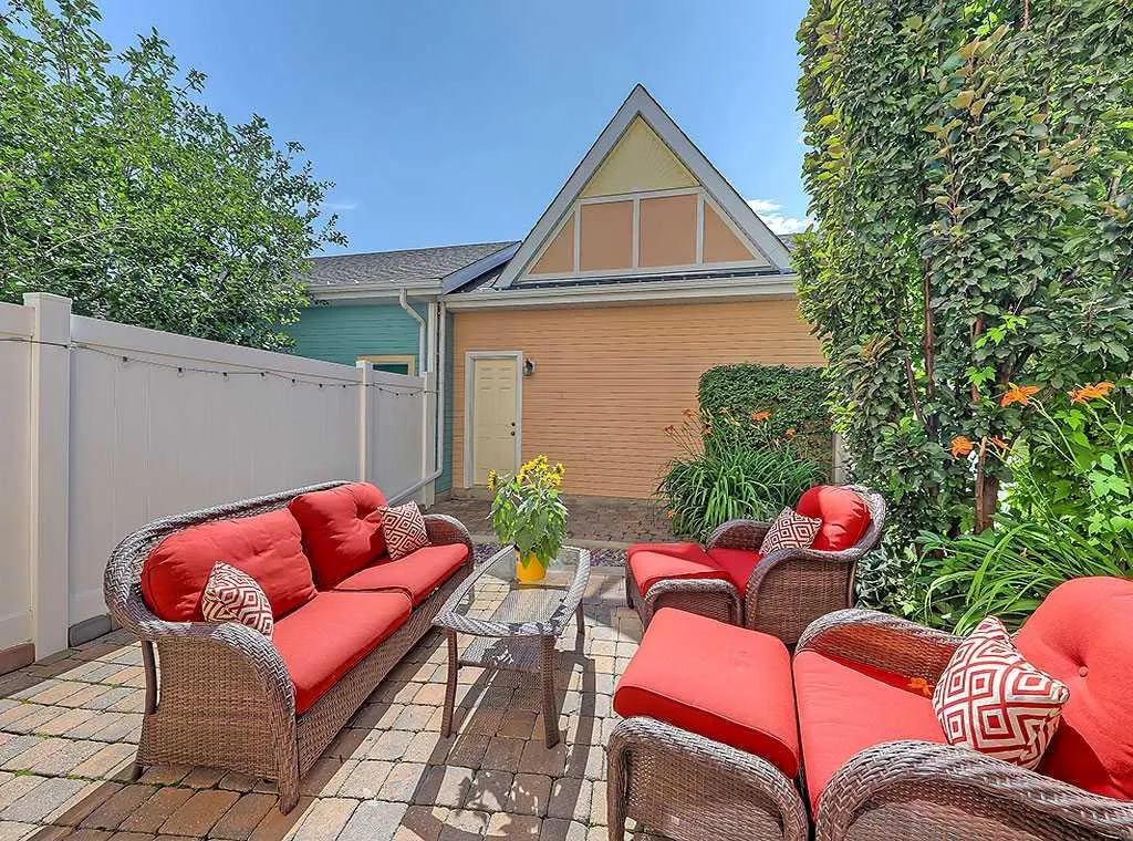 32 Versailles Gate SW