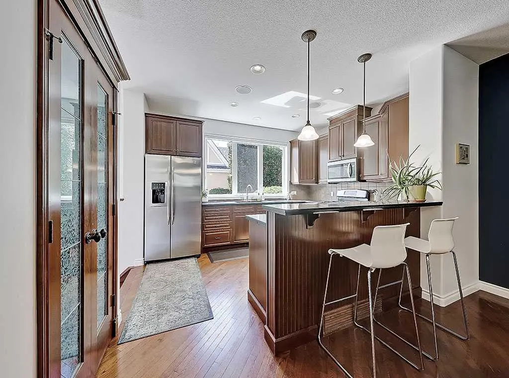 32 Versailles Gate SW