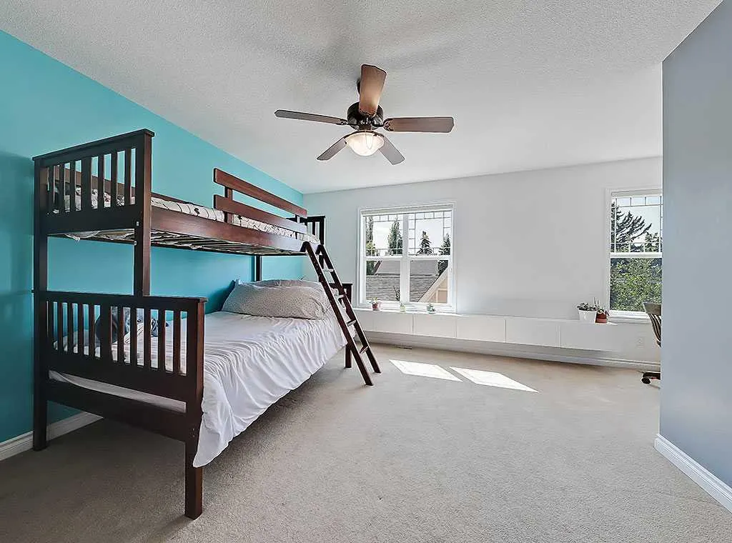 32 Versailles Gate SW