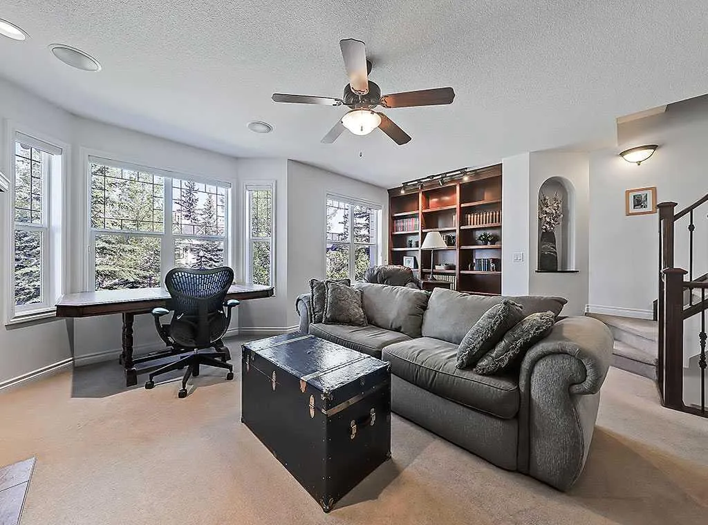 32 Versailles Gate SW