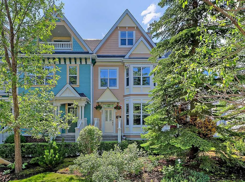 32 Versailles Gate SW