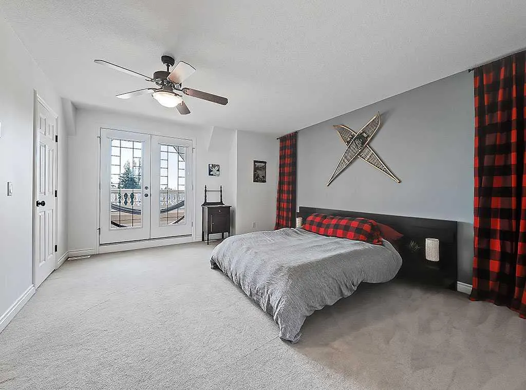 32 Versailles Gate SW