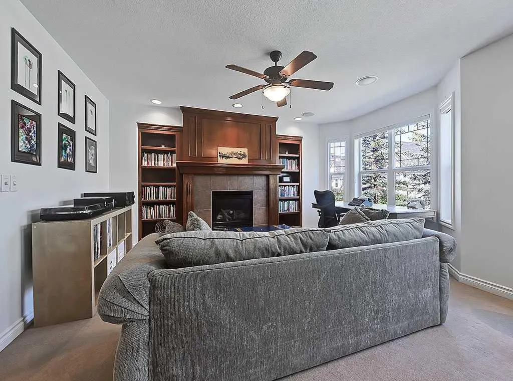 32 Versailles Gate SW