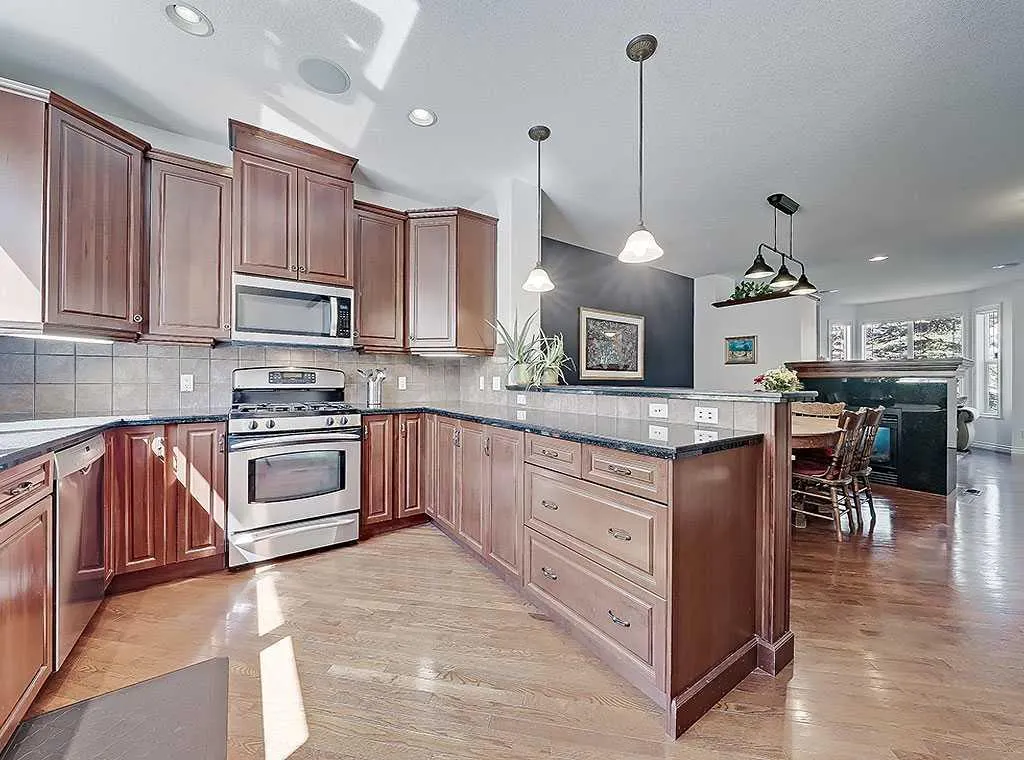 32 Versailles Gate SW