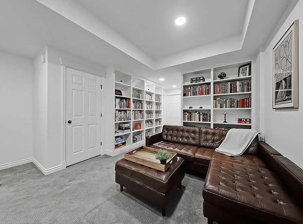 32 Versailles Gate SW