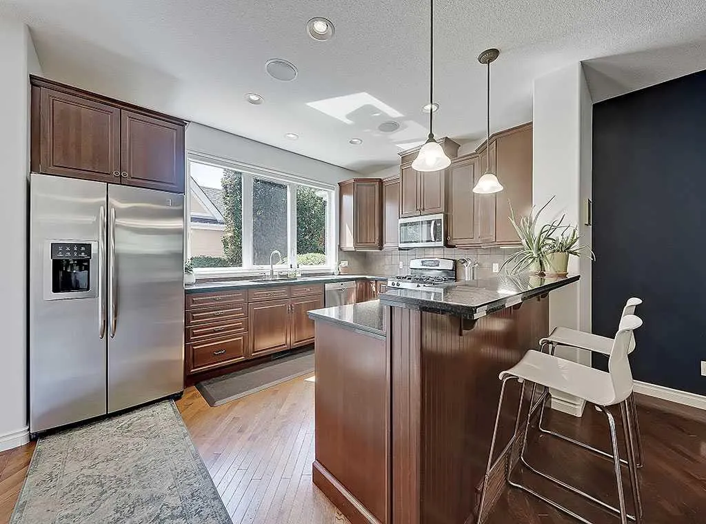 32 Versailles Gate SW