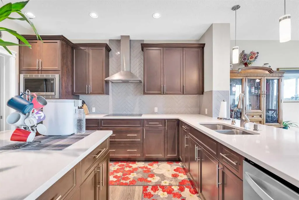 304 Corner Meadows Manor NE
