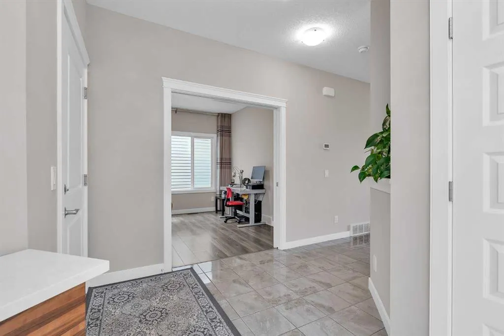 304 Corner Meadows Manor NE