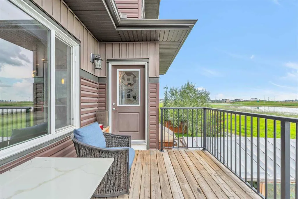 304 Corner Meadows Manor NE