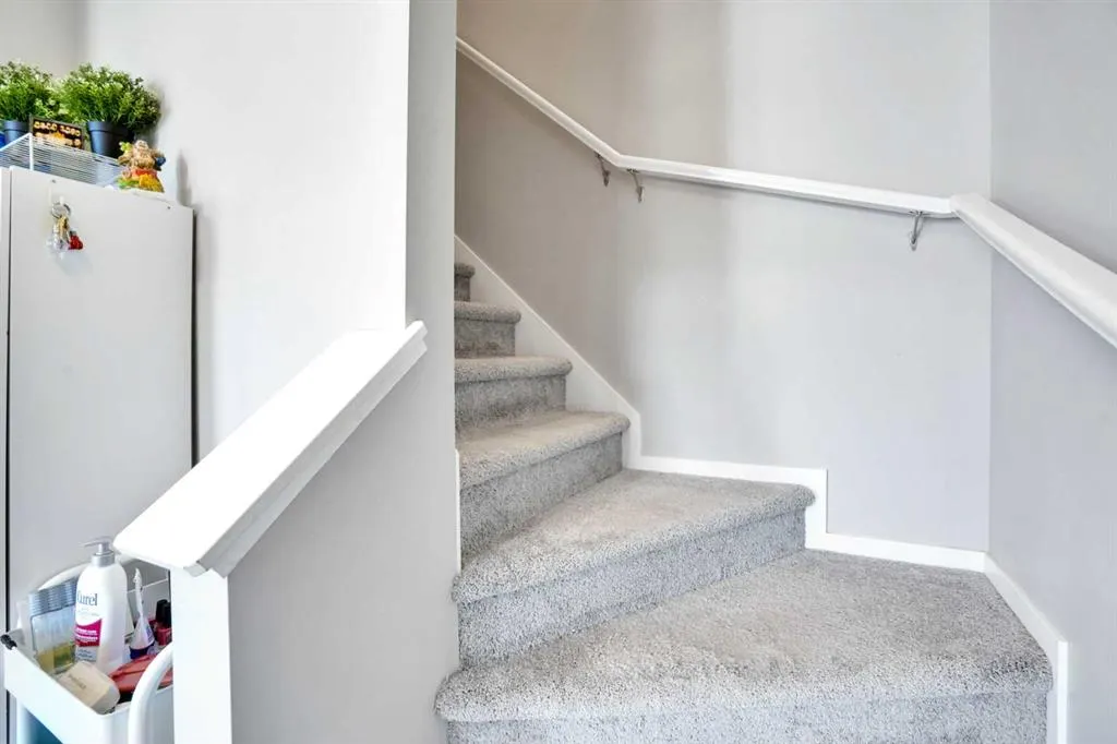 325 Redstone Walk NE, #201