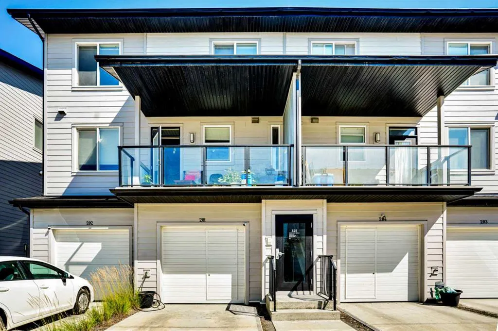 325 Redstone Walk NE, #201