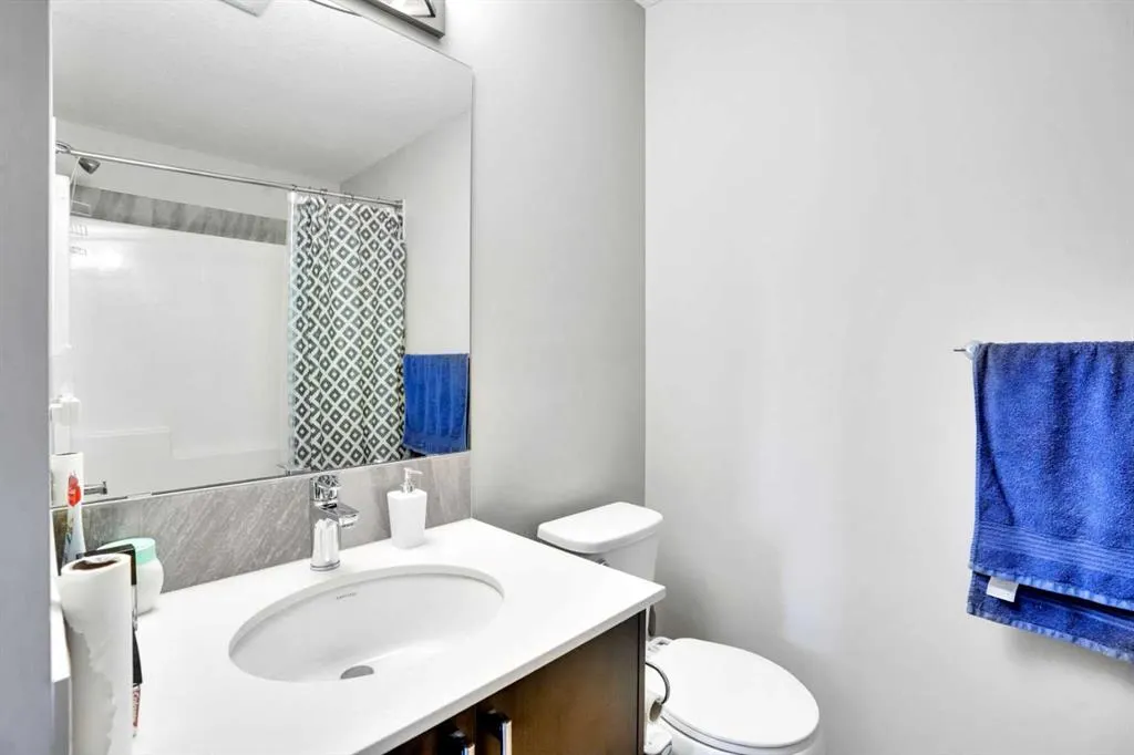 325 Redstone Walk NE, #201