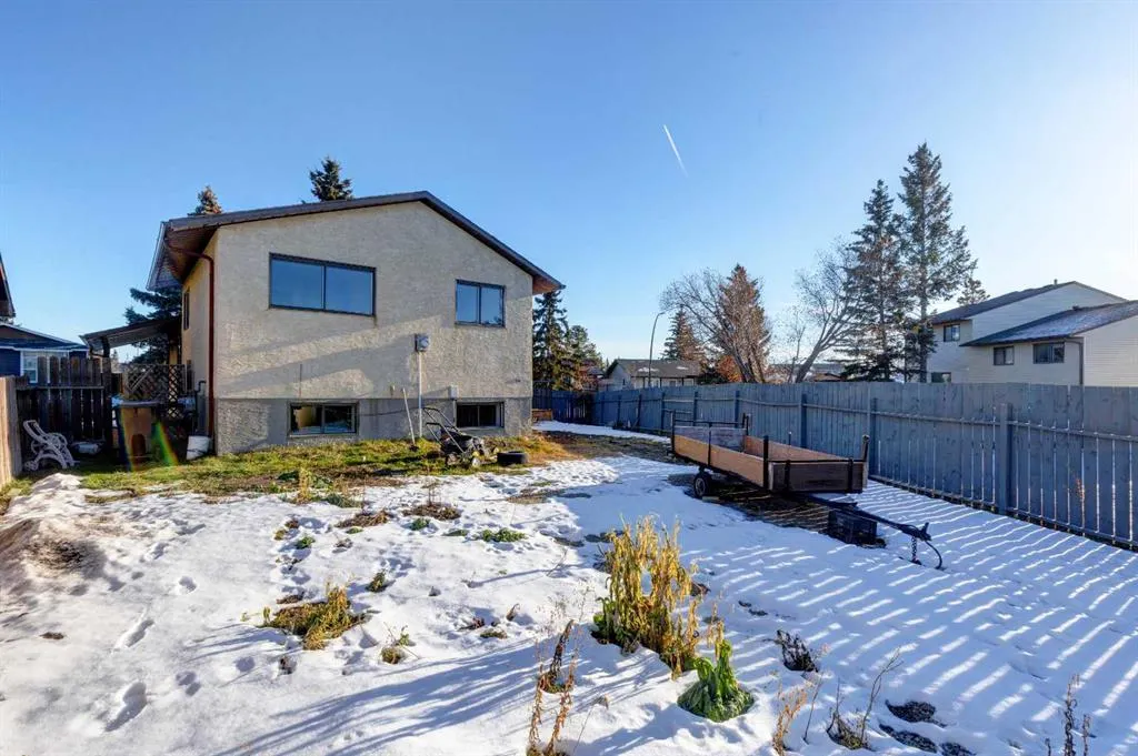 27 Castleridge Road NE