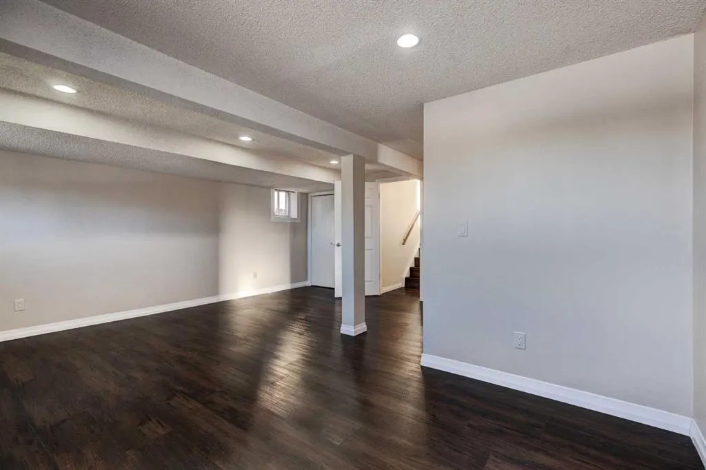 27 Castleridge Road NE