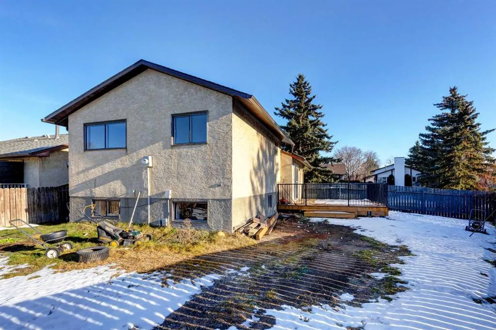 27 Castleridge Road NE