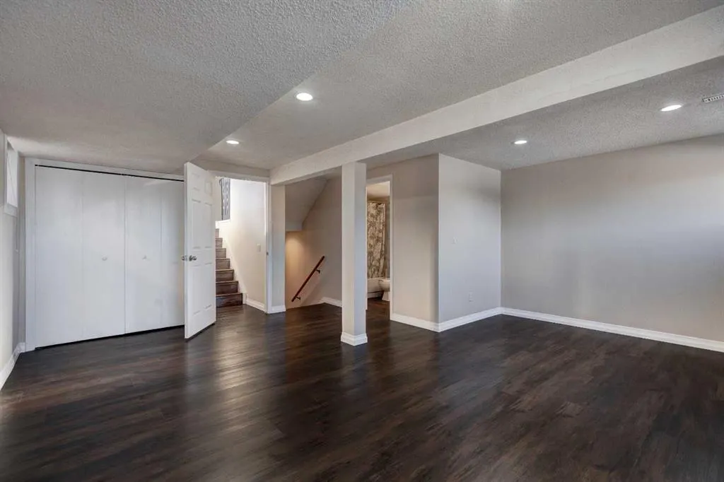 27 Castleridge Road NE