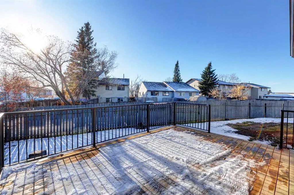 27 Castleridge Road NE