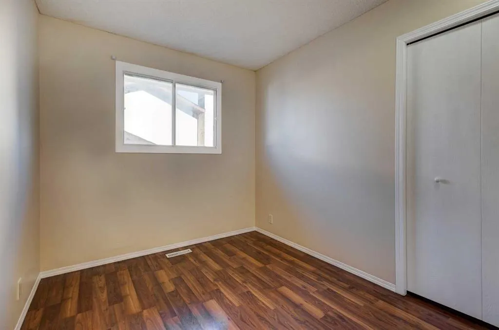 27 Castleridge Road NE