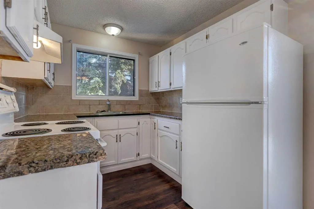 27 Castleridge Road NE