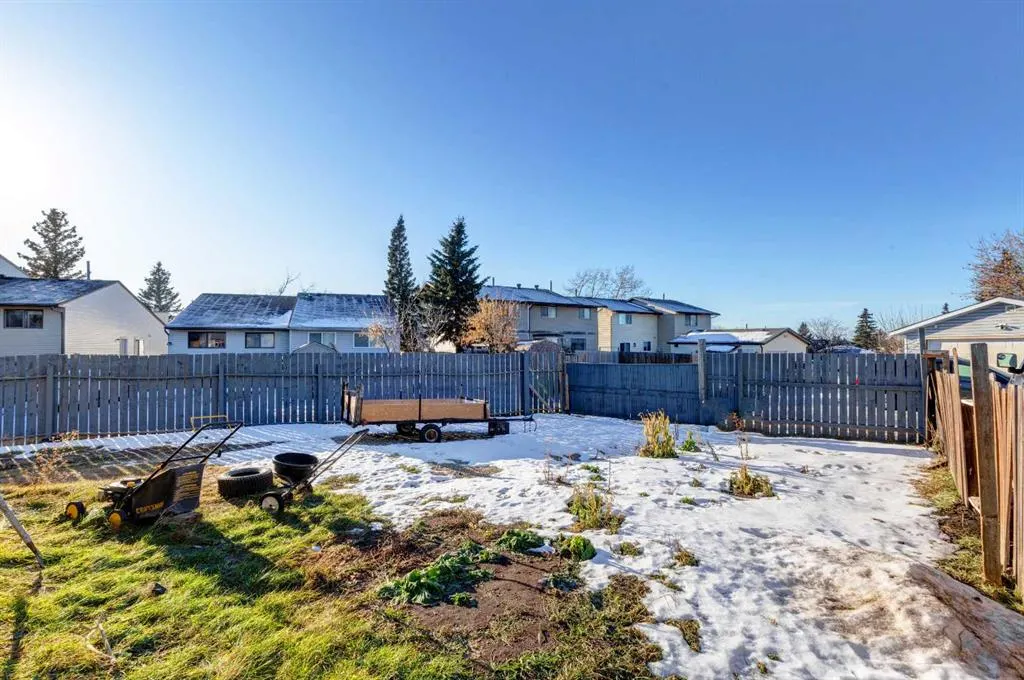 27 Castleridge Road NE