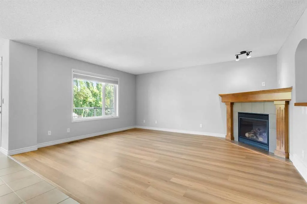 928 Prairie Springs Drive SW