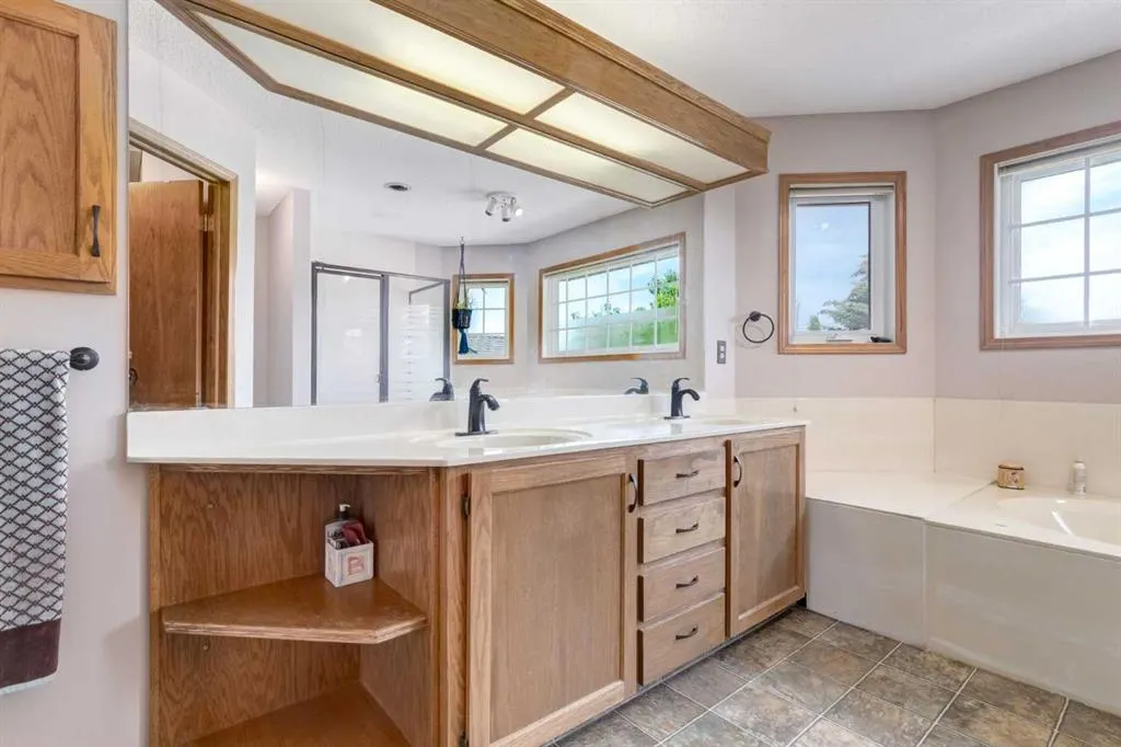 39 Canterbury Court SW
