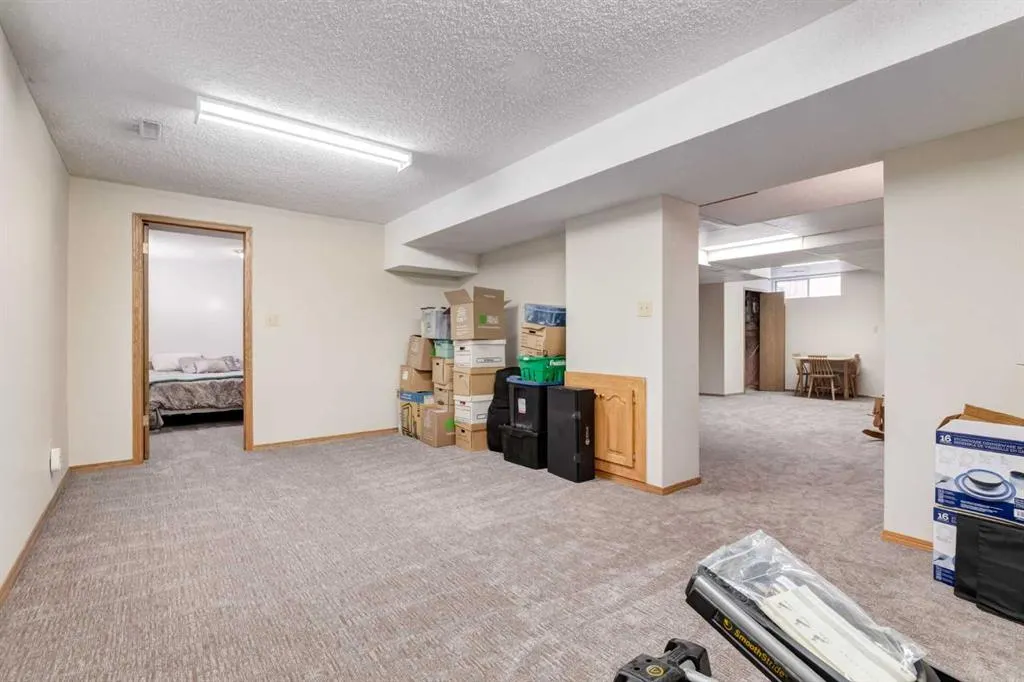 39 Canterbury Court SW