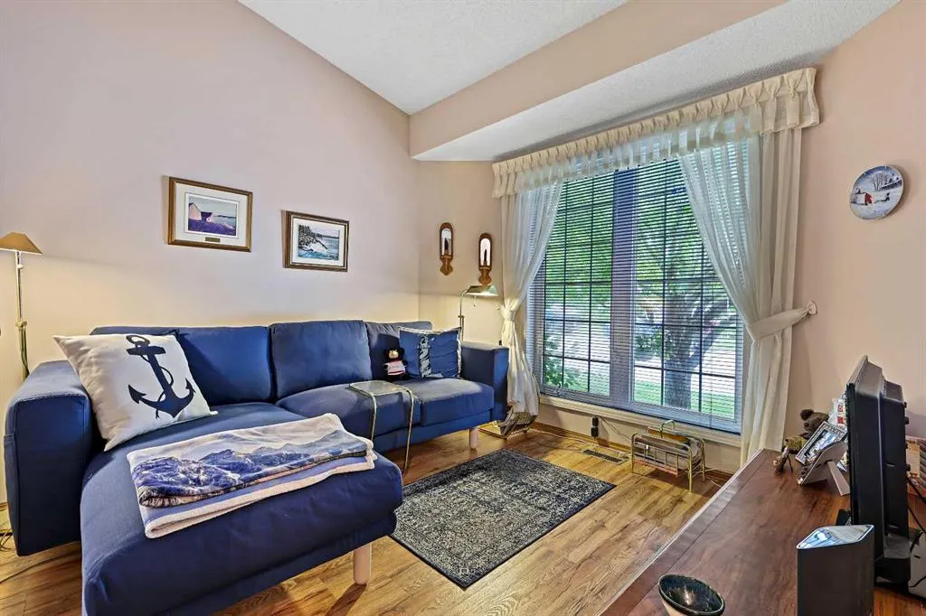 10 Douglasview Park SE